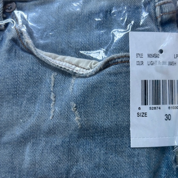 Edyson Delon Denim High Rise Short in Light Park Wash NWT - Picture 11 of 16